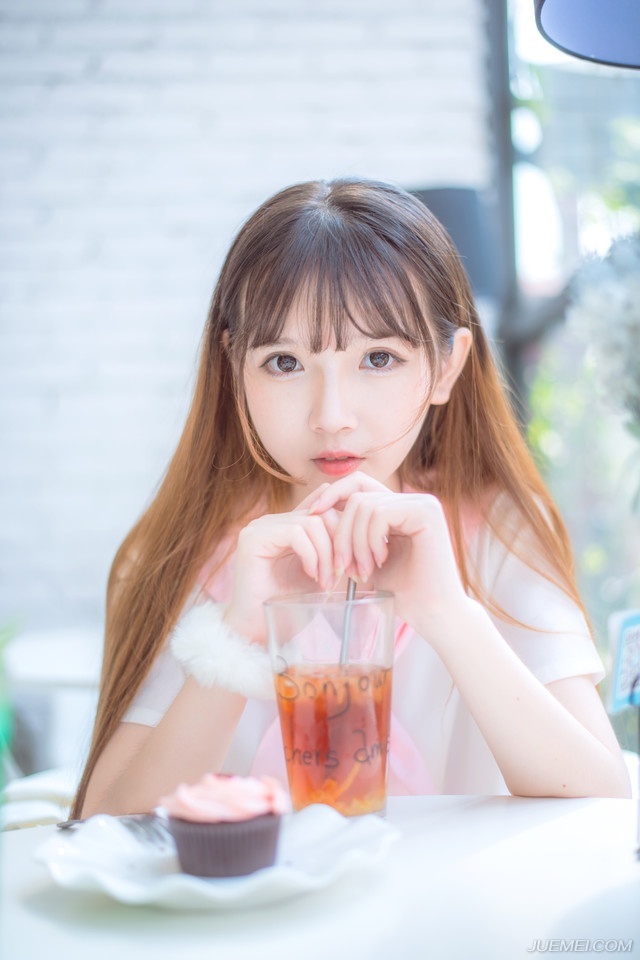 “是也不是。”贾诩微笑道。